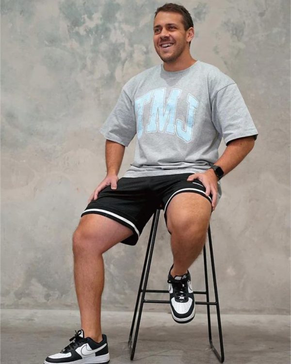 TMJ-APPAREL-OVERSIZED-WARM-UP-TEE-2.jpg TMJ-APPAREL-OVERSIZED-WARM-UP-TEE-2.jpg